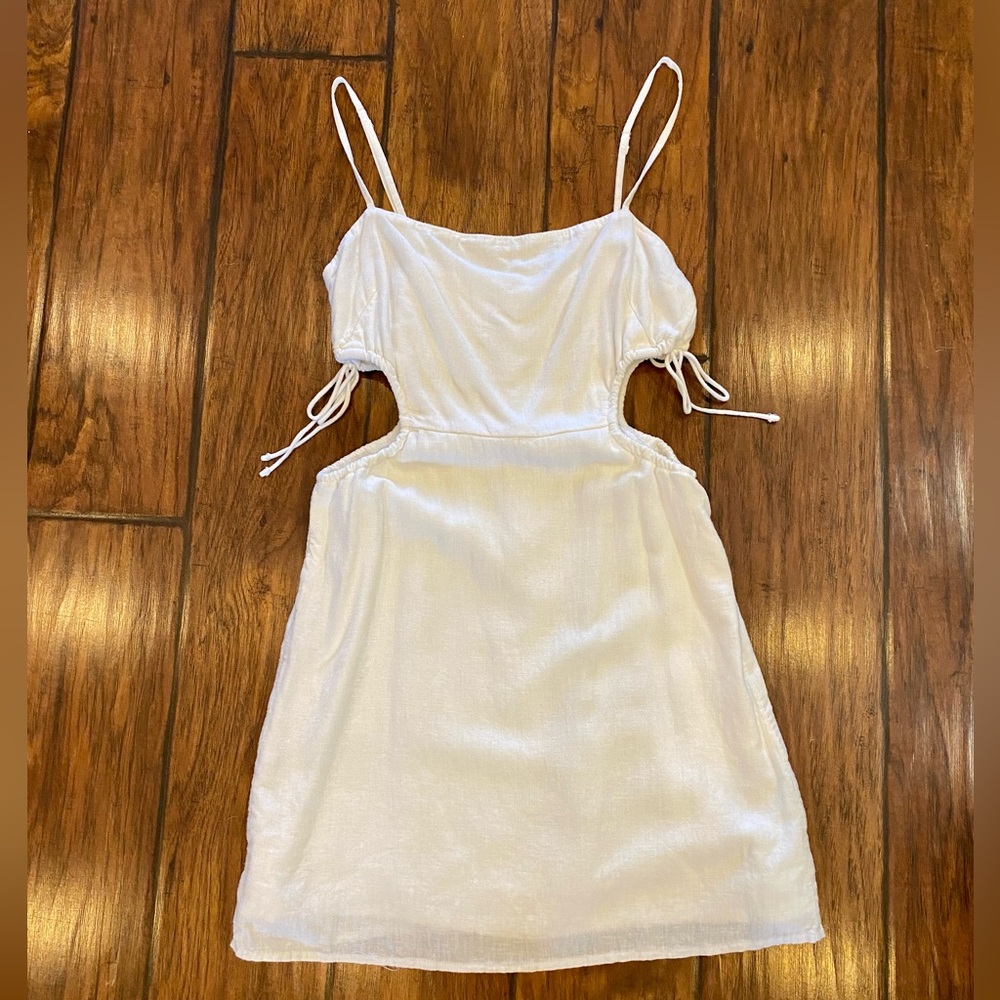 Abercrombie Side-Cinch Linen-Blend Cutout Dress